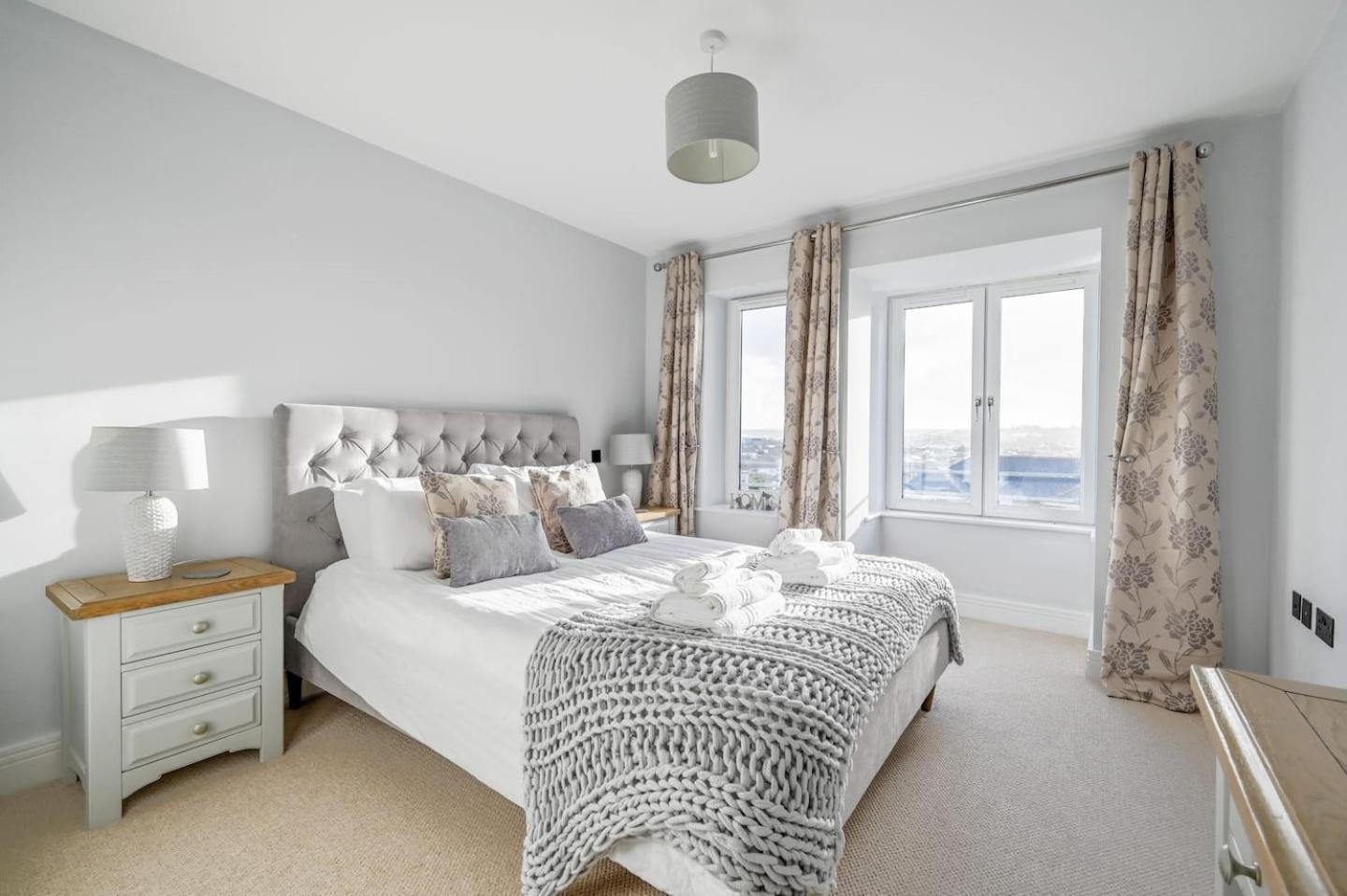 Luxury 3-Bed House, Beach 300M, Sleeps 6, Parking New Quay Esterno foto