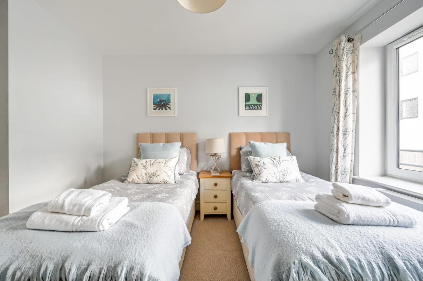 Luxury 3-Bed House, Beach 300M, Sleeps 6, Parking New Quay Esterno foto