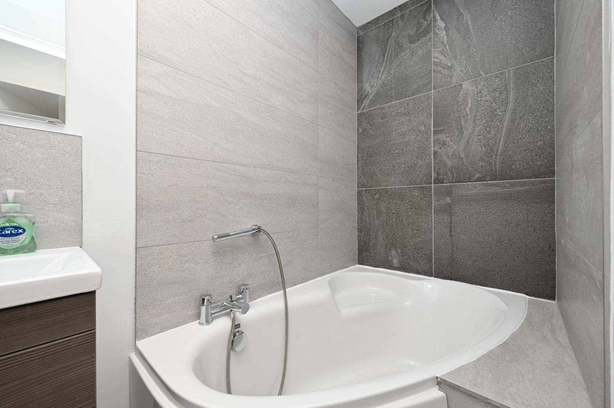 Luxury 3-Bed House, Beach 300M, Sleeps 6, Parking New Quay Esterno foto
